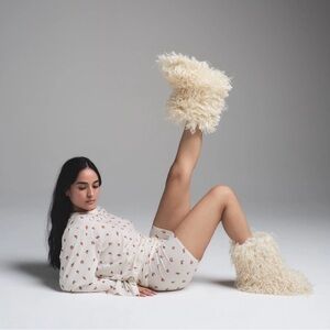 SKIMS FAUX FUR SHAGGY BOOT - ECRU